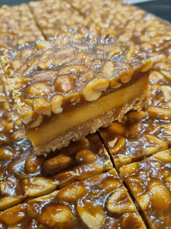 SALTED PEANUT CARAMEL SLICE